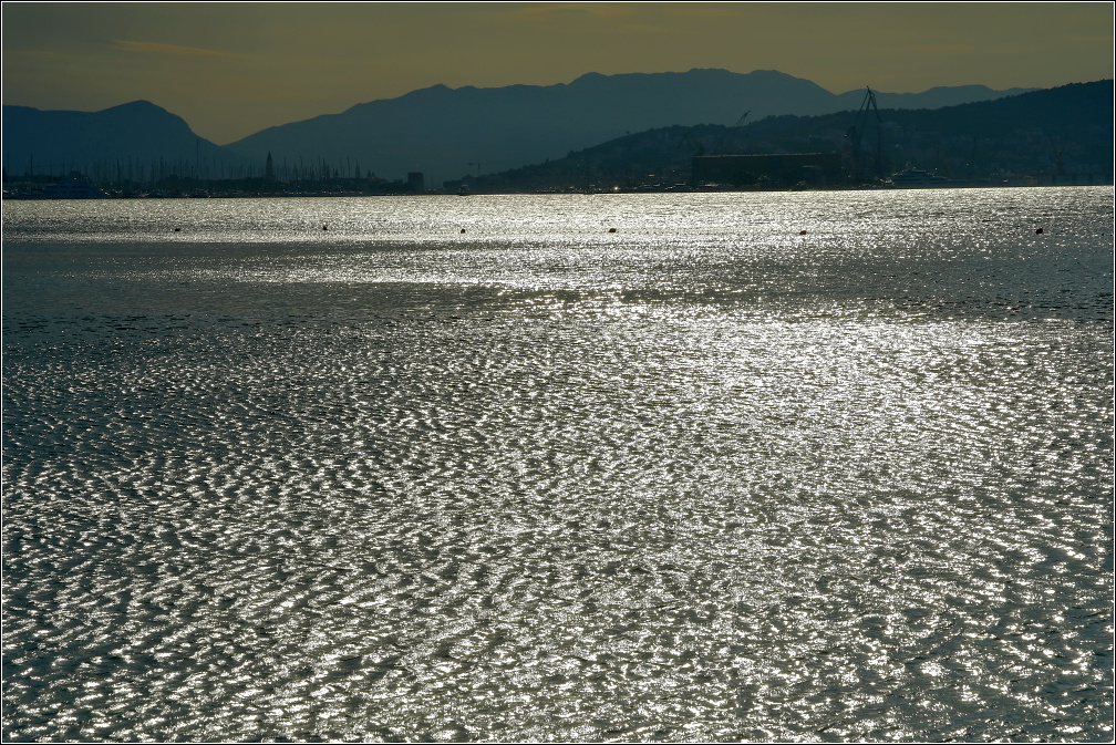 ...stříbrné moře...