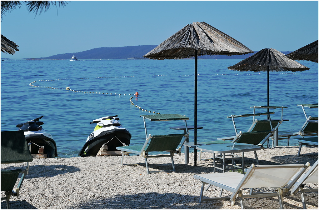 ...pláž poblíž hotelu Medena...