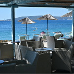 ...restaurace u moře...