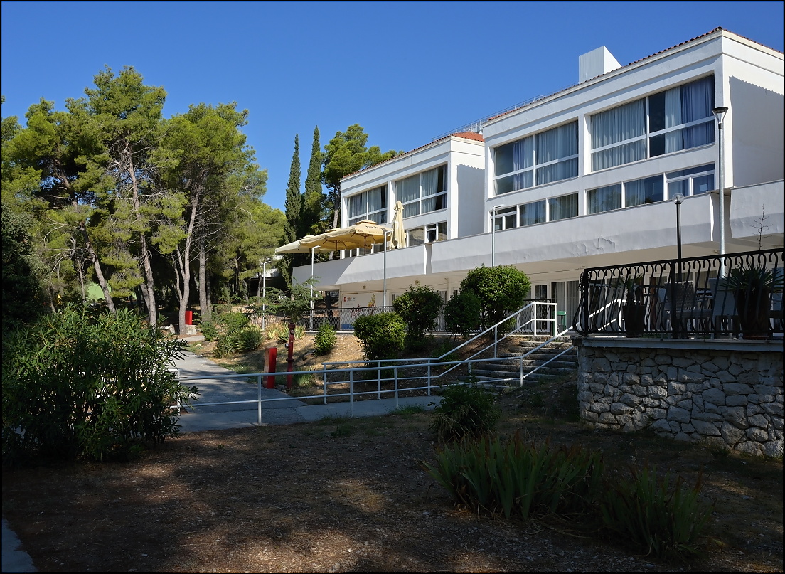 ...hotel Medena..ranní světlo...