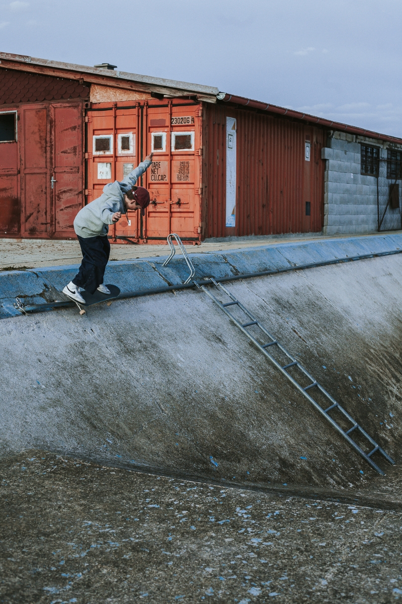 Fanda-backside grind