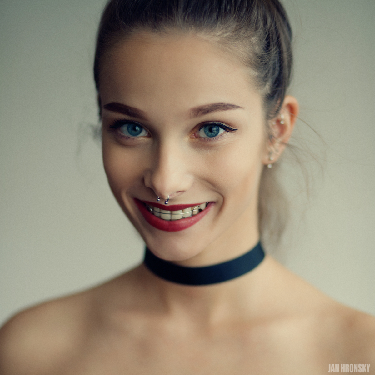 Rovnátkovec modrooký