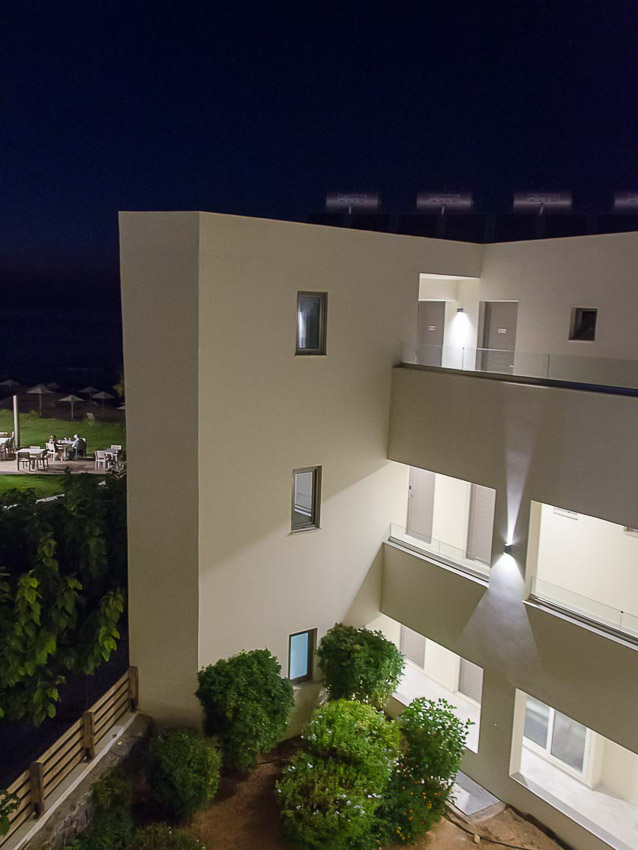 Noční pavlače hotelu