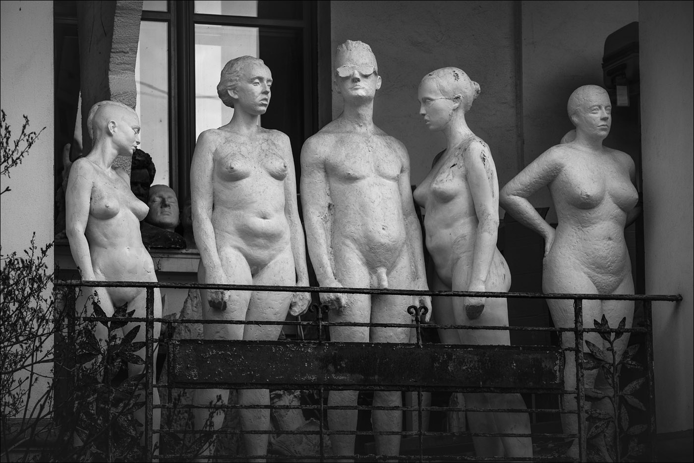 Hoďte něco na sebe, půjdem se projít.