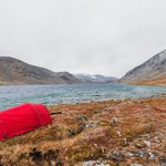 ..mám malý stan, mě na nohy táhne, snad ze všech stran..