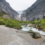 ..cesta k ledovci Briksdalsbreen..