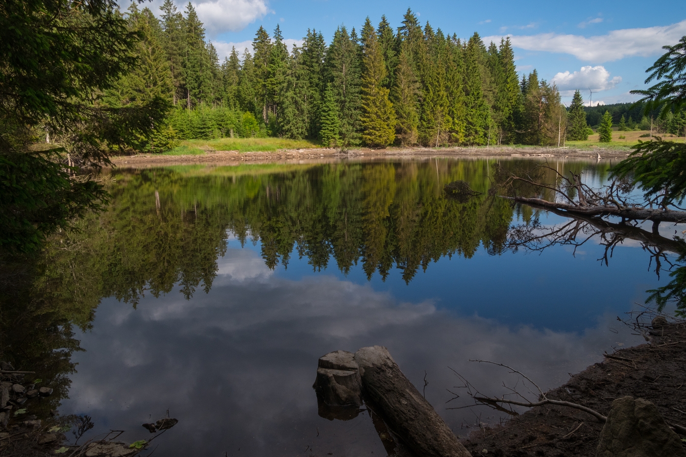 Šumava-Jezero u překopané hráze