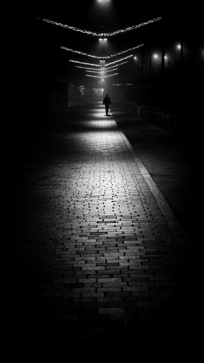 Nocí za světlem....