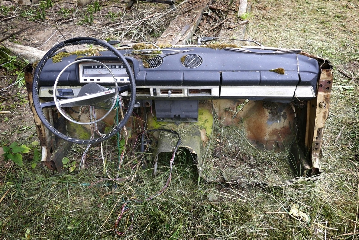 Rozkradený žigulík